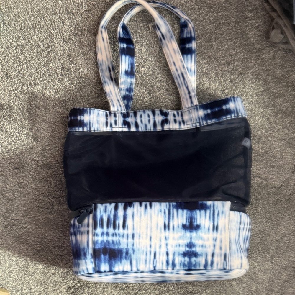 Shade & Shore Blue and White Tie-Dye Canvas Tote with Black Mesh